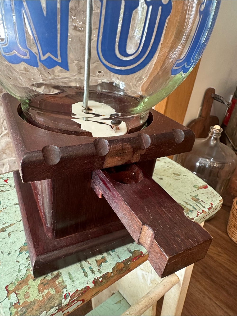 Vintage Glass Nut Dispenser made by Carousel w/Wood Base - - Picture 5 of 8